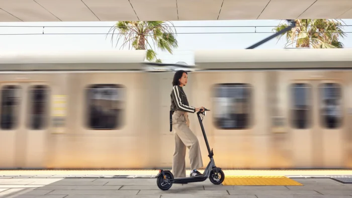 NIU KQi Air Electric Scooter - Experience 8